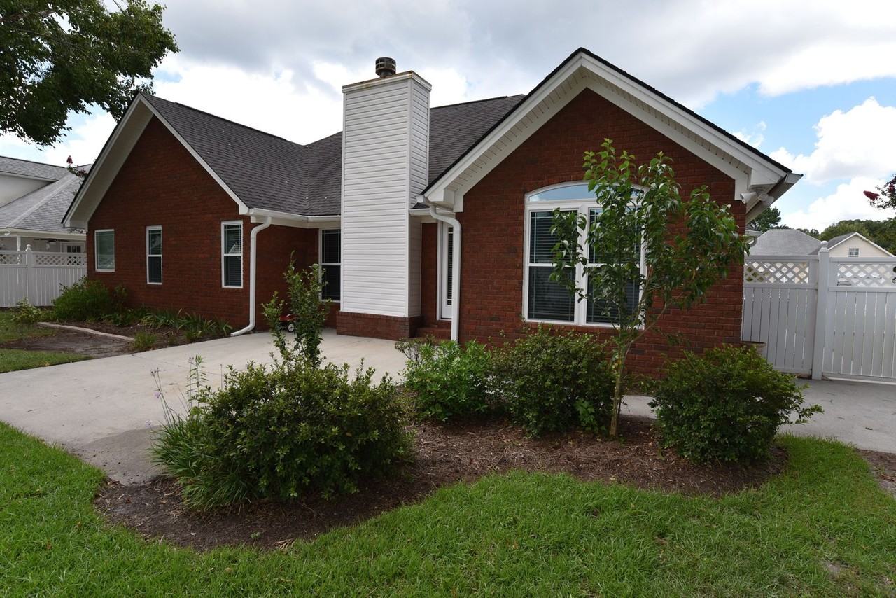 467 Belle Grove Cir - Photo 3 of 26
