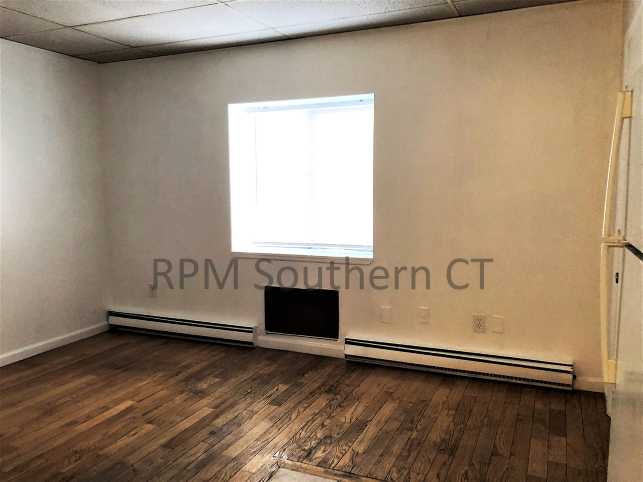 423 Wells St - Photo 5 of 12
