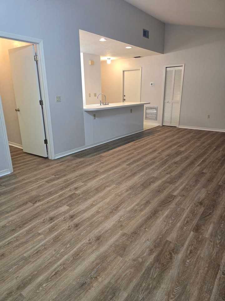 221 E Leon Loop - Photo 3 of 11