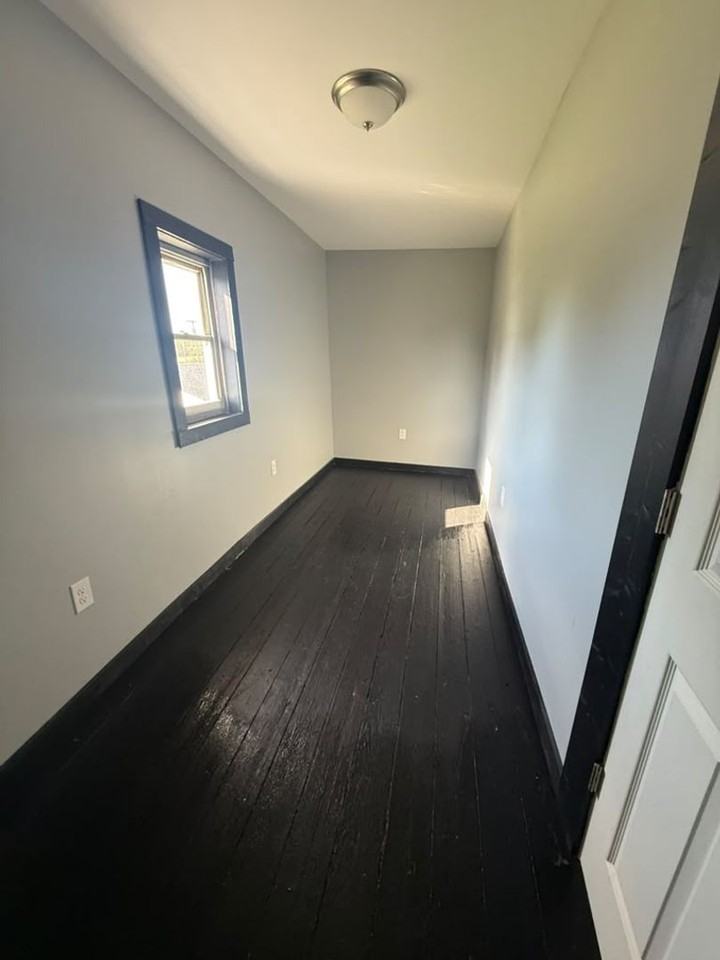 154 S 6th St Rear S - Photo 5 of 10