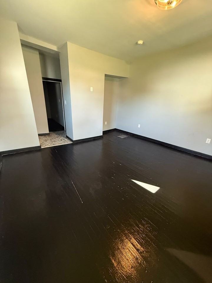 154 S 6th St Rear S - Photo 6 of 10