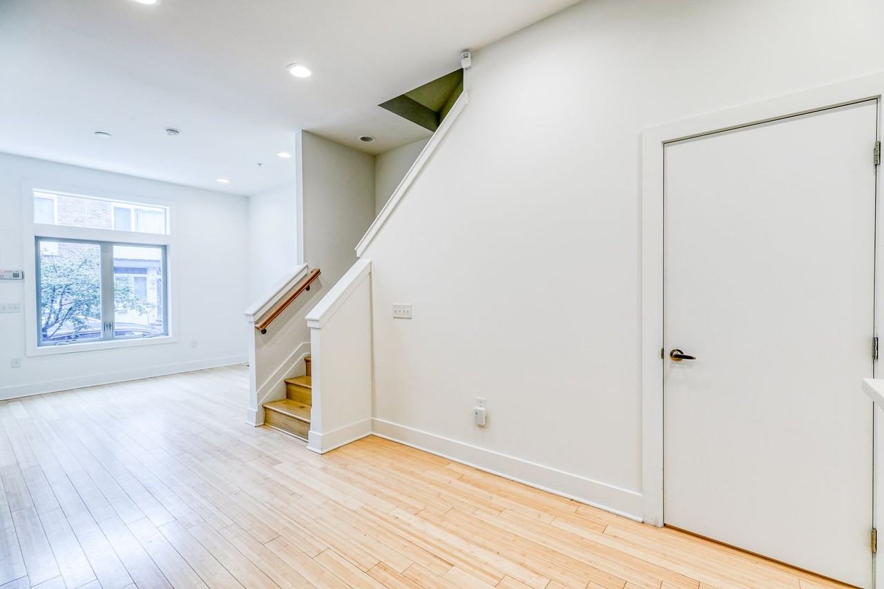 919 N 5th St #7 - Photo 3 of 30