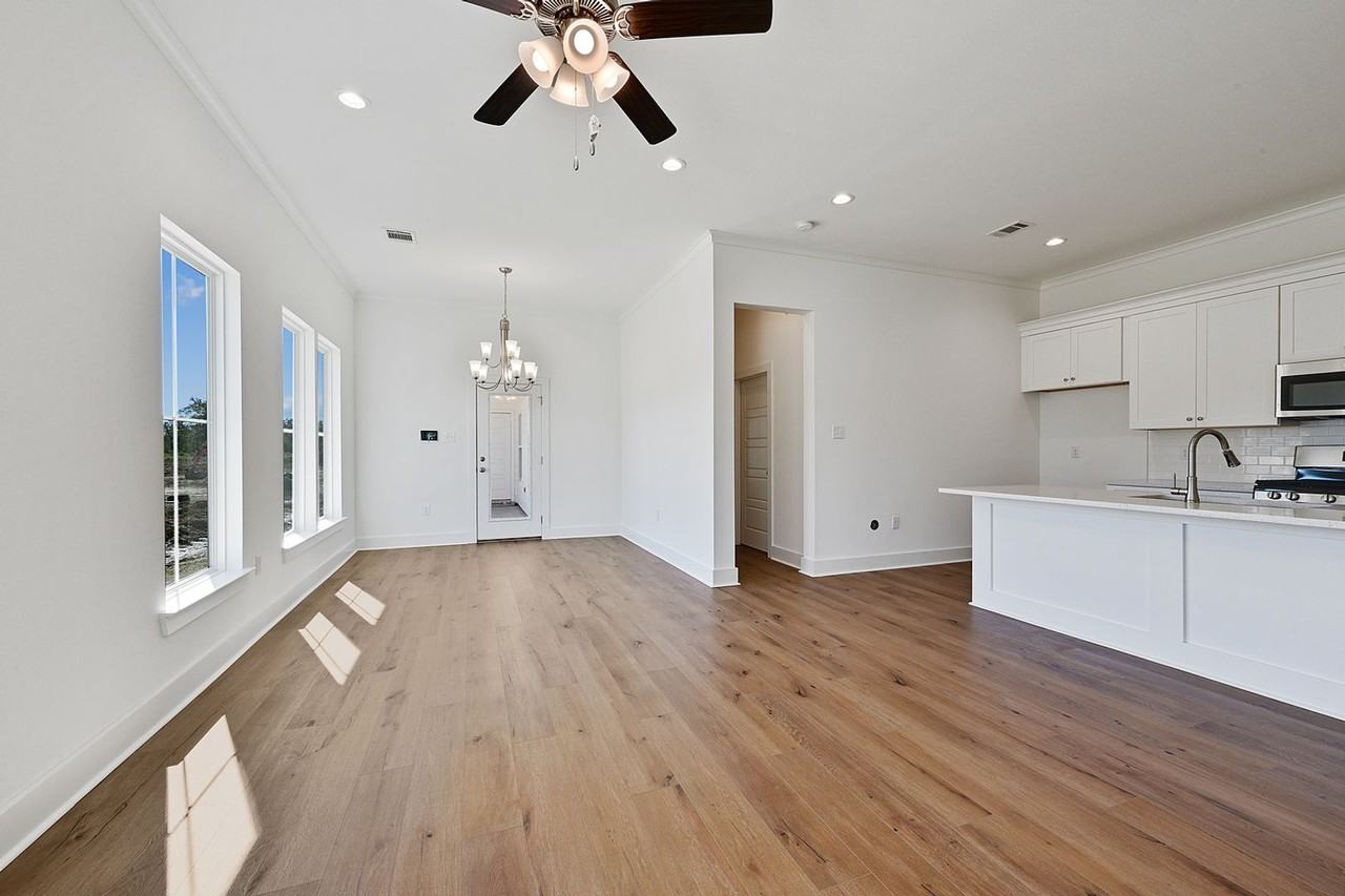 9646 Creekview Dr - Photo 5 of 11