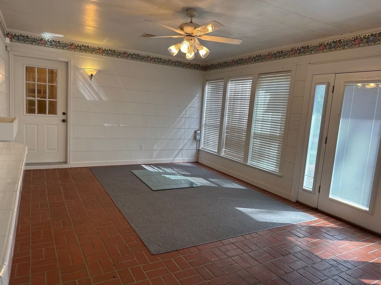 505 Frederick St - Photo 7 of 13