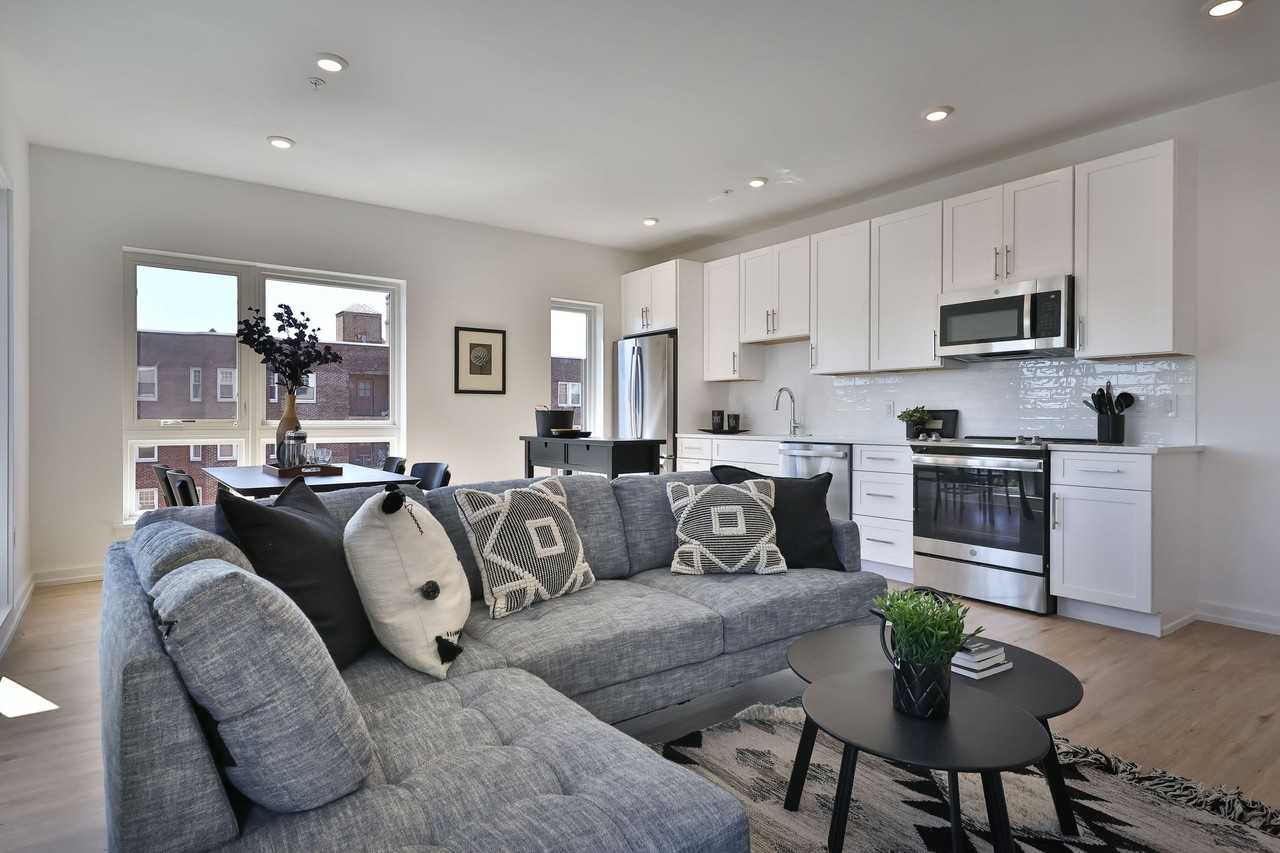231 WEST - Photo 2 of 31