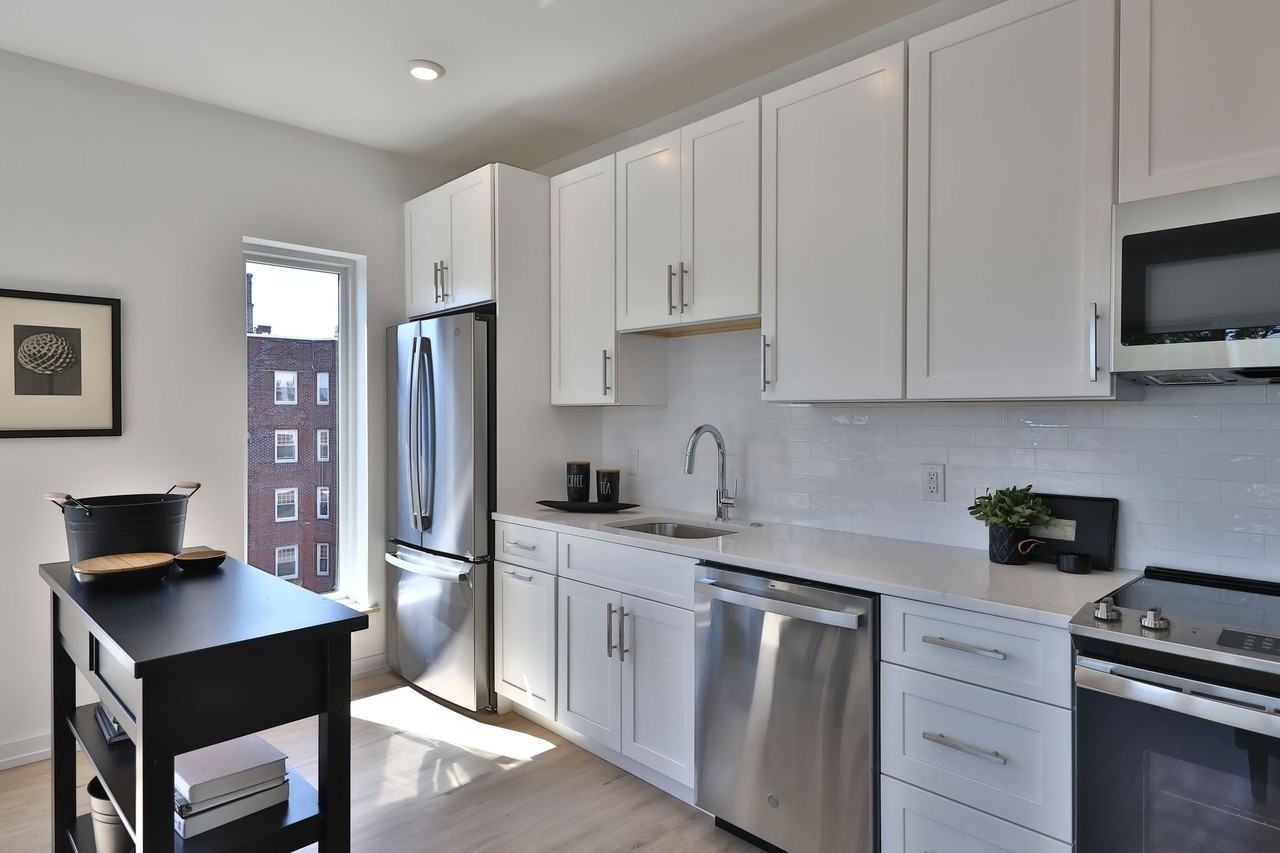 231 WEST - Photo 7 of 31
