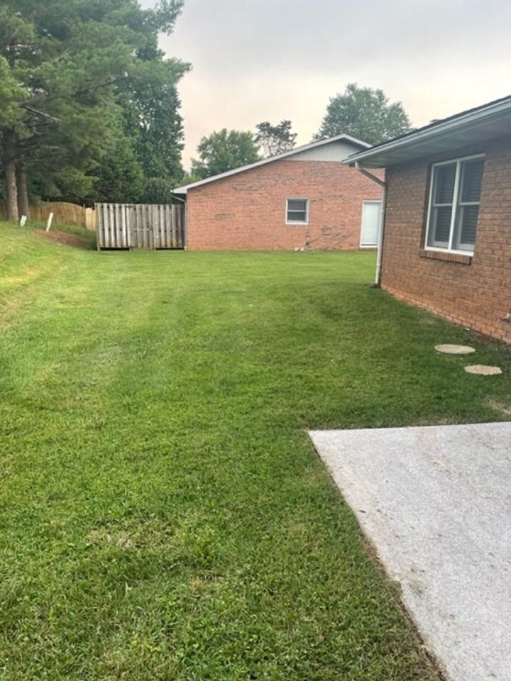 1510 Berwyn Dr - Photo 5 of 22