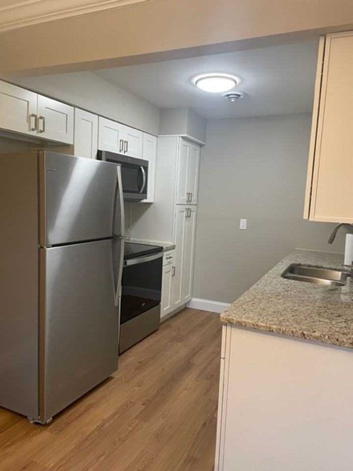 1510 Berwyn Dr - Photo 6 of 22