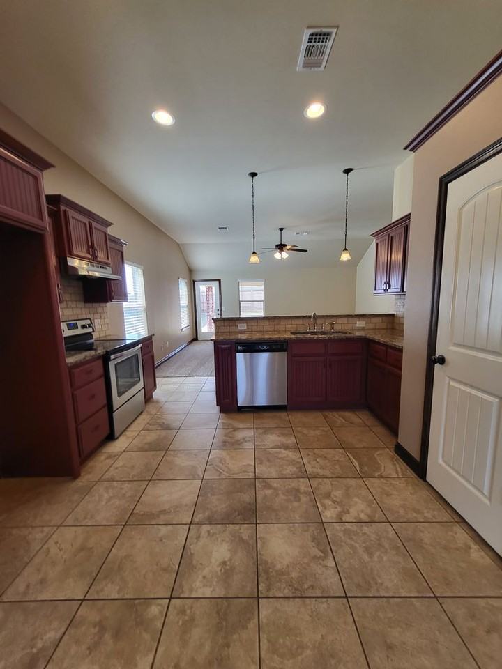 1018 Clingmans Dome Rd - Photo 6 of 24