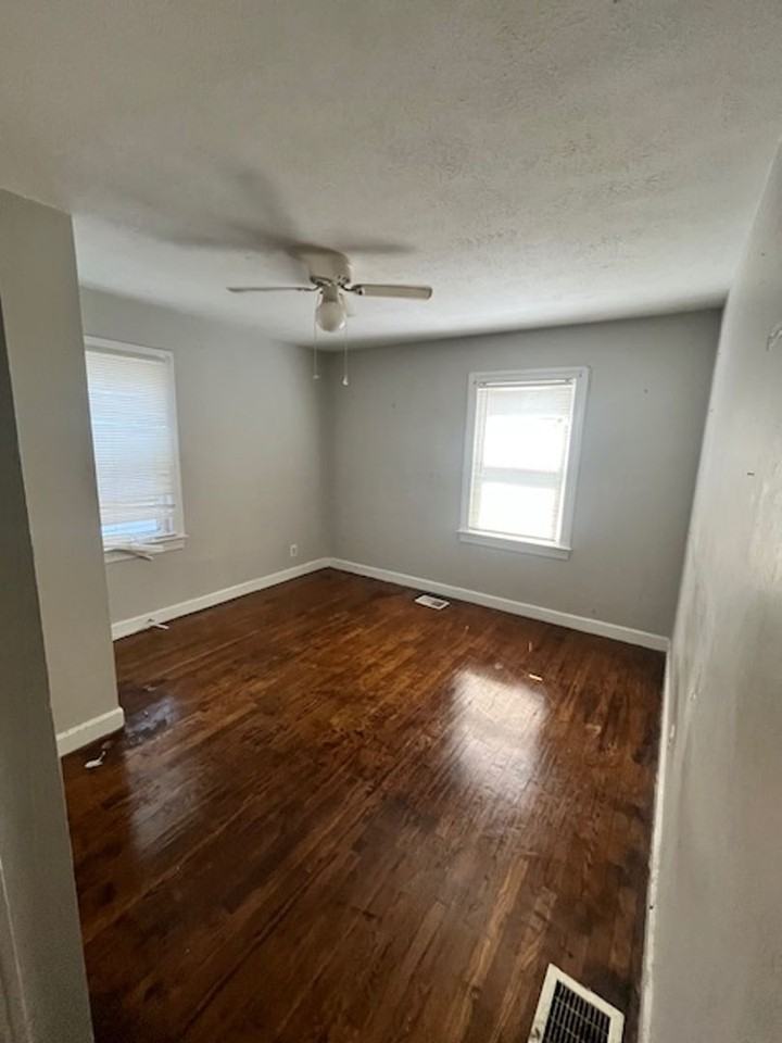1412 Arling Ave - Photo 6 of 9
