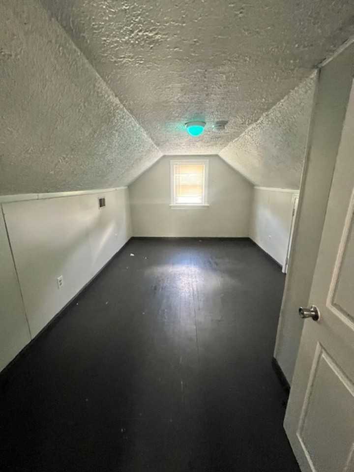 1412 Arling Ave - Photo 7 of 9