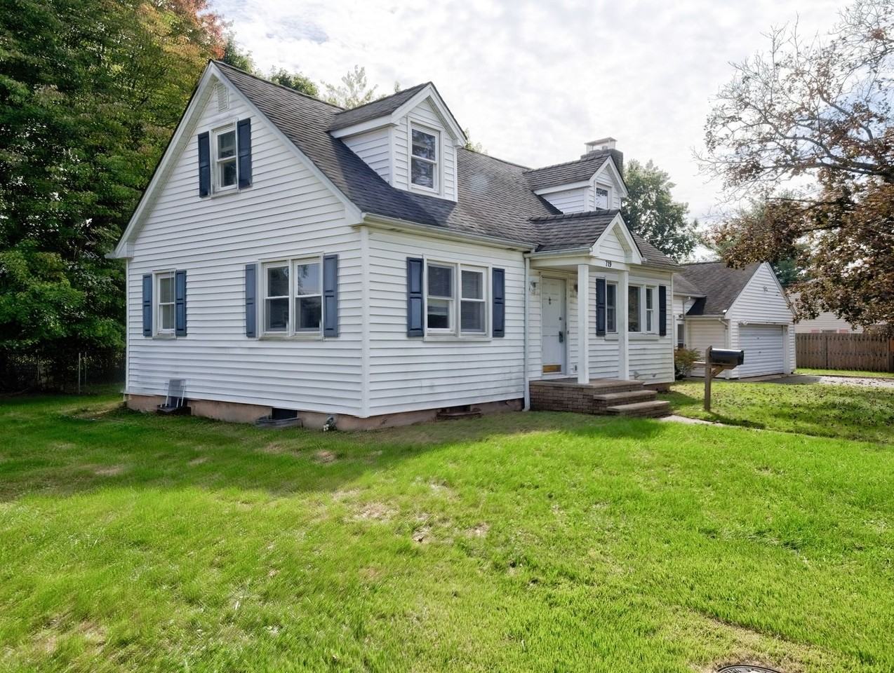 719 Newark Ave - Photo 3 of 50