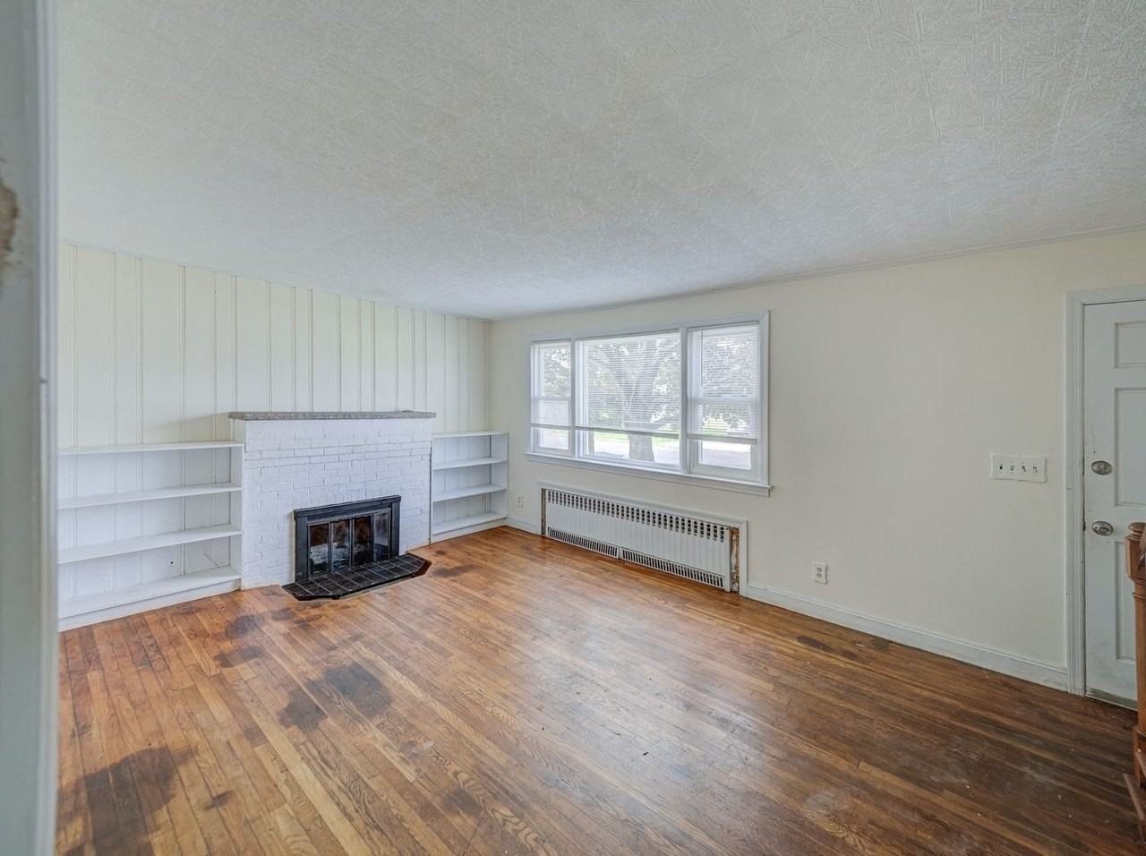 719 Newark Ave - Photo 5 of 50