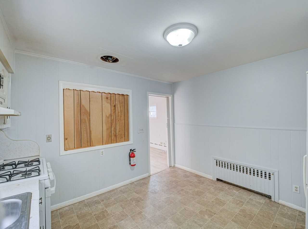719 Newark Ave - Photo 7 of 50