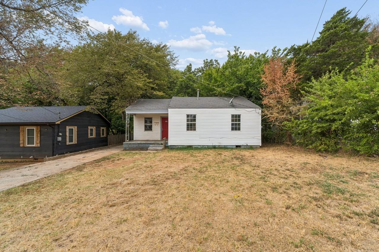 1421 N Page Ave - Photo 2 of 40
