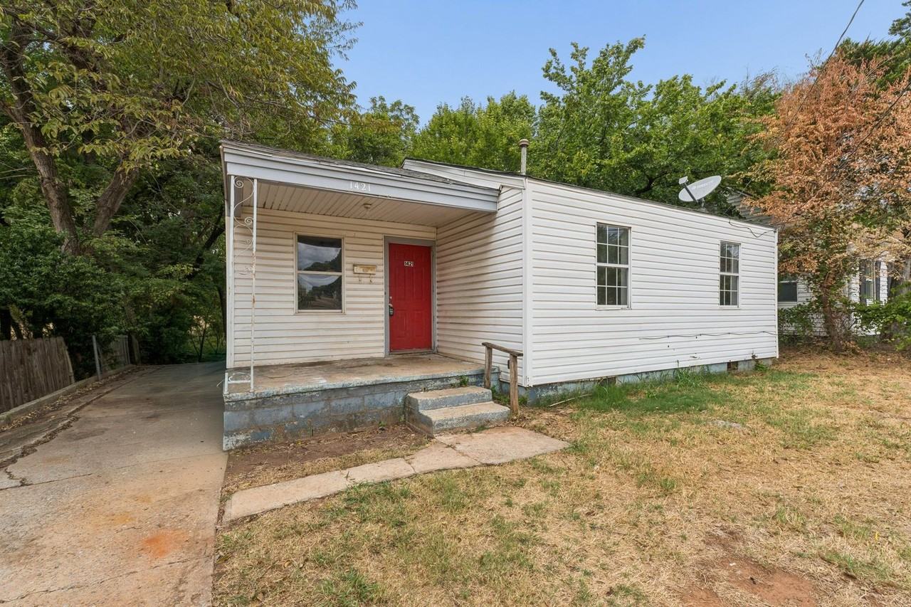 1421 N Page Ave - Photo 4 of 40