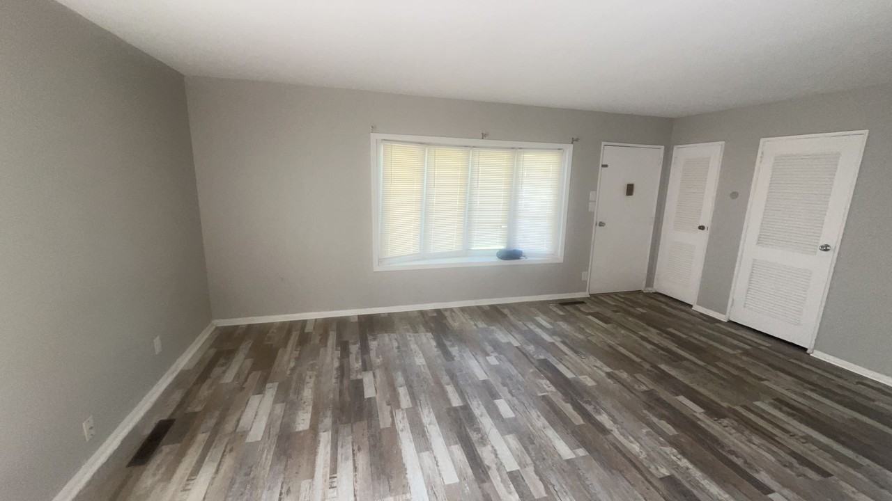 6011 Middleground Dr - Photo 5 of 14