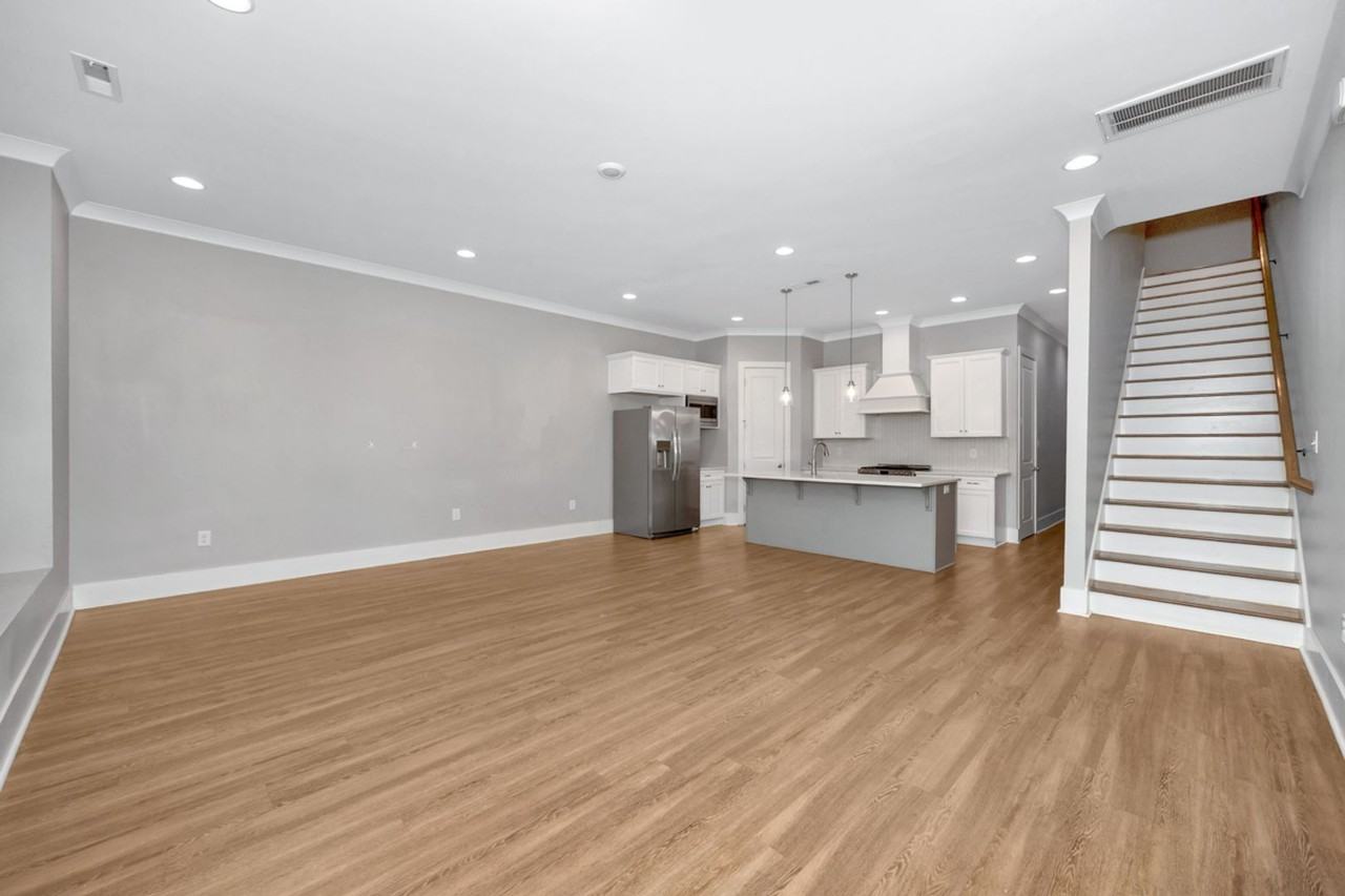192 Kearny St - Photo 2 of 25