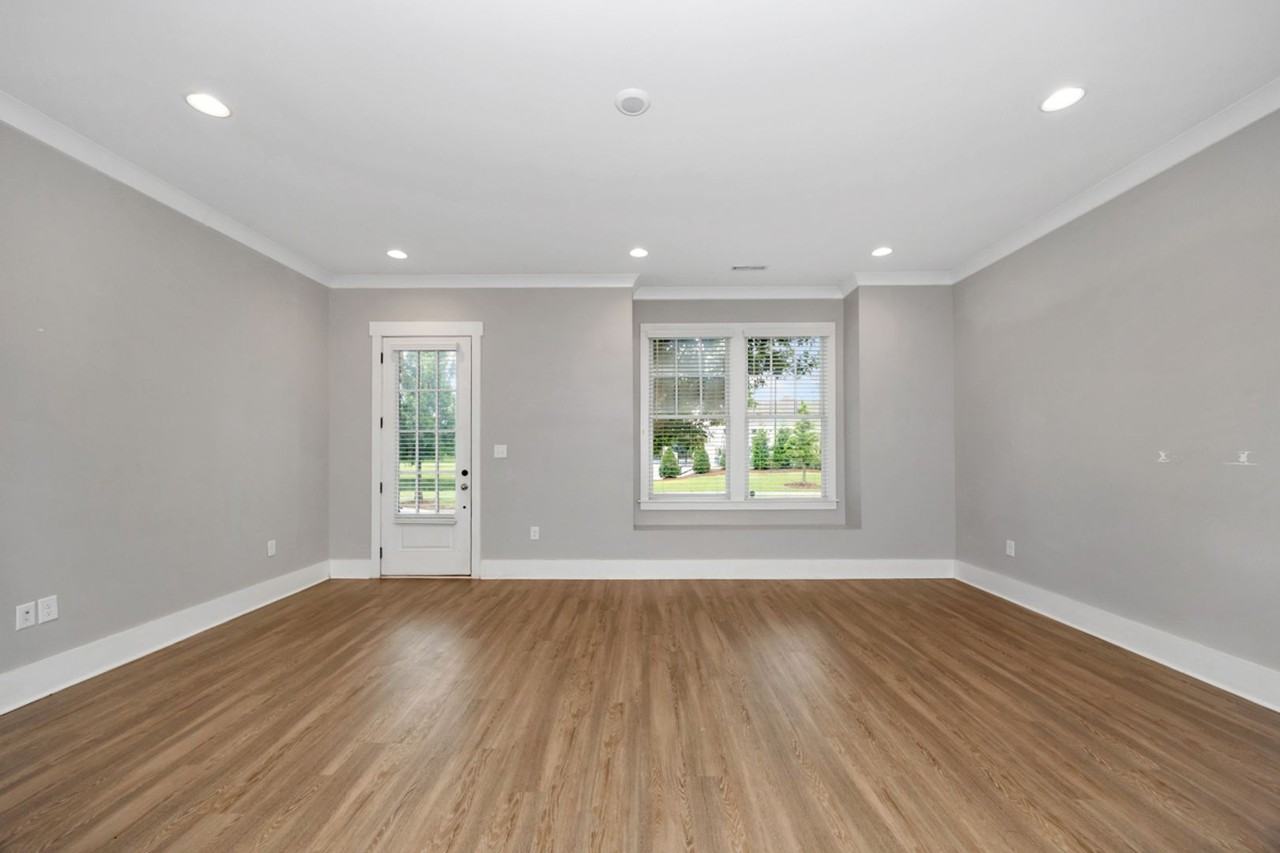 192 Kearny St - Photo 4 of 25