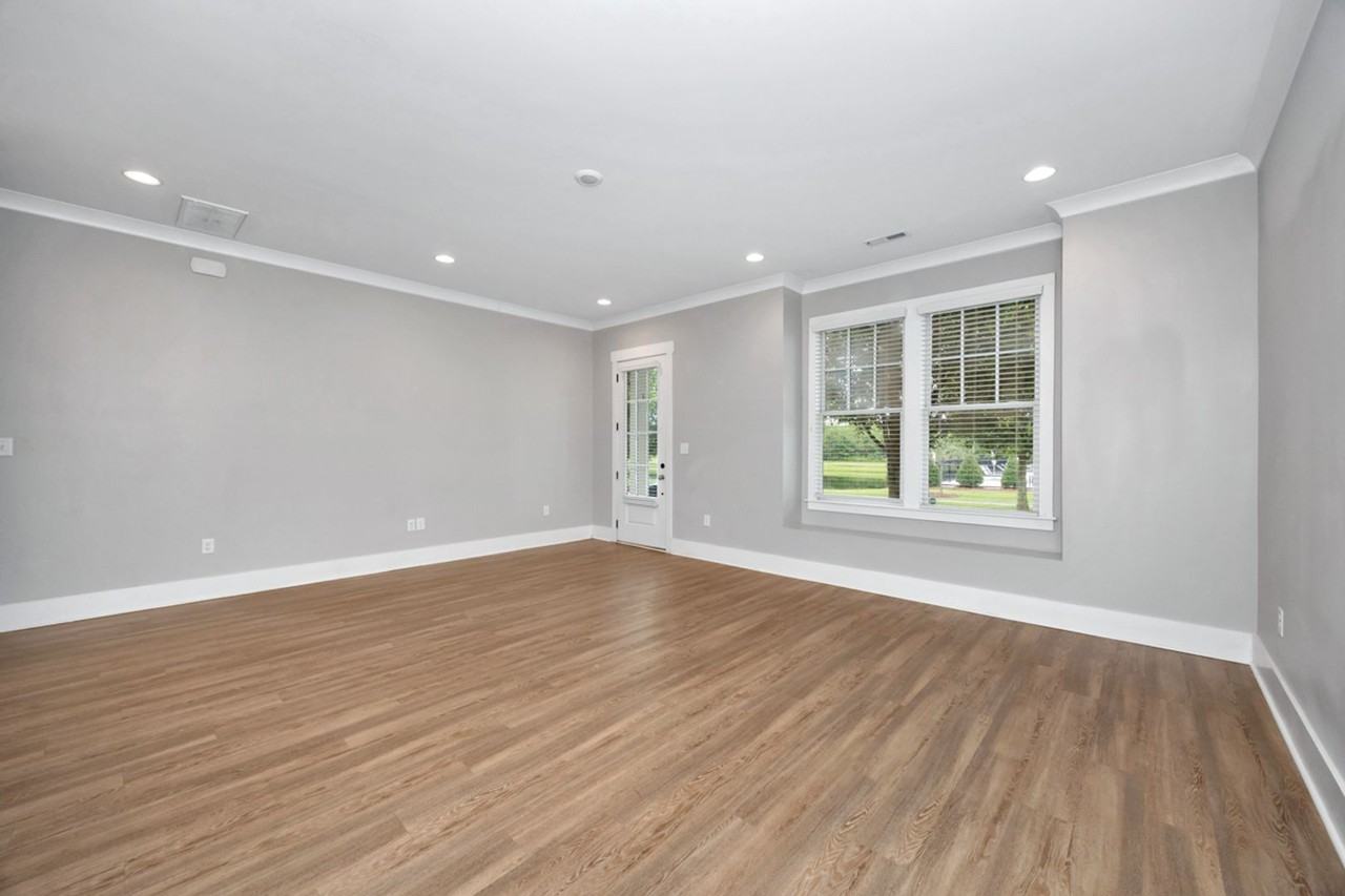 192 Kearny St - Photo 5 of 25