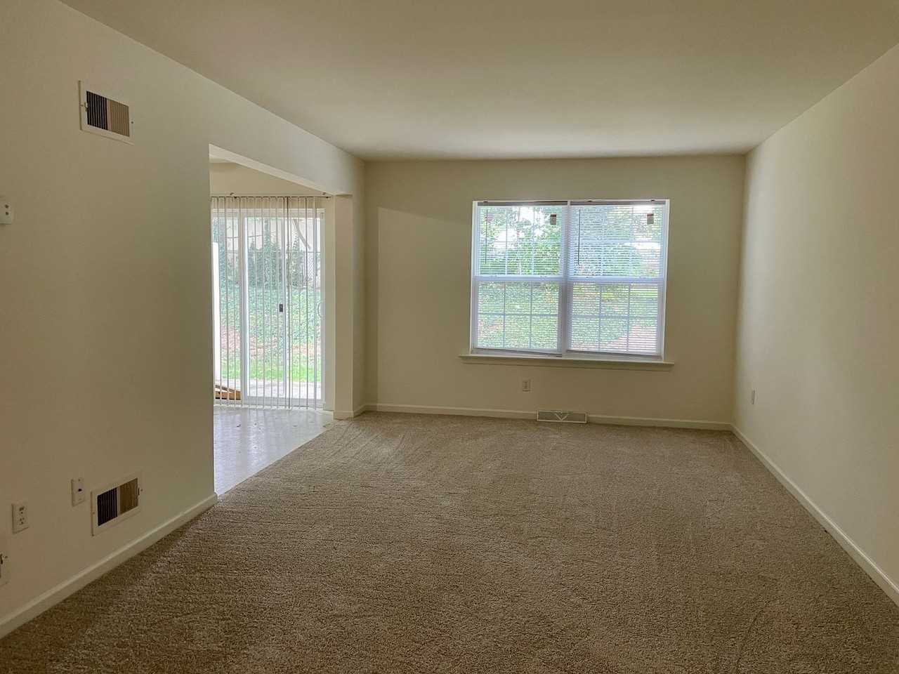 304 Horseshoe Loop - Photo 6 of 19