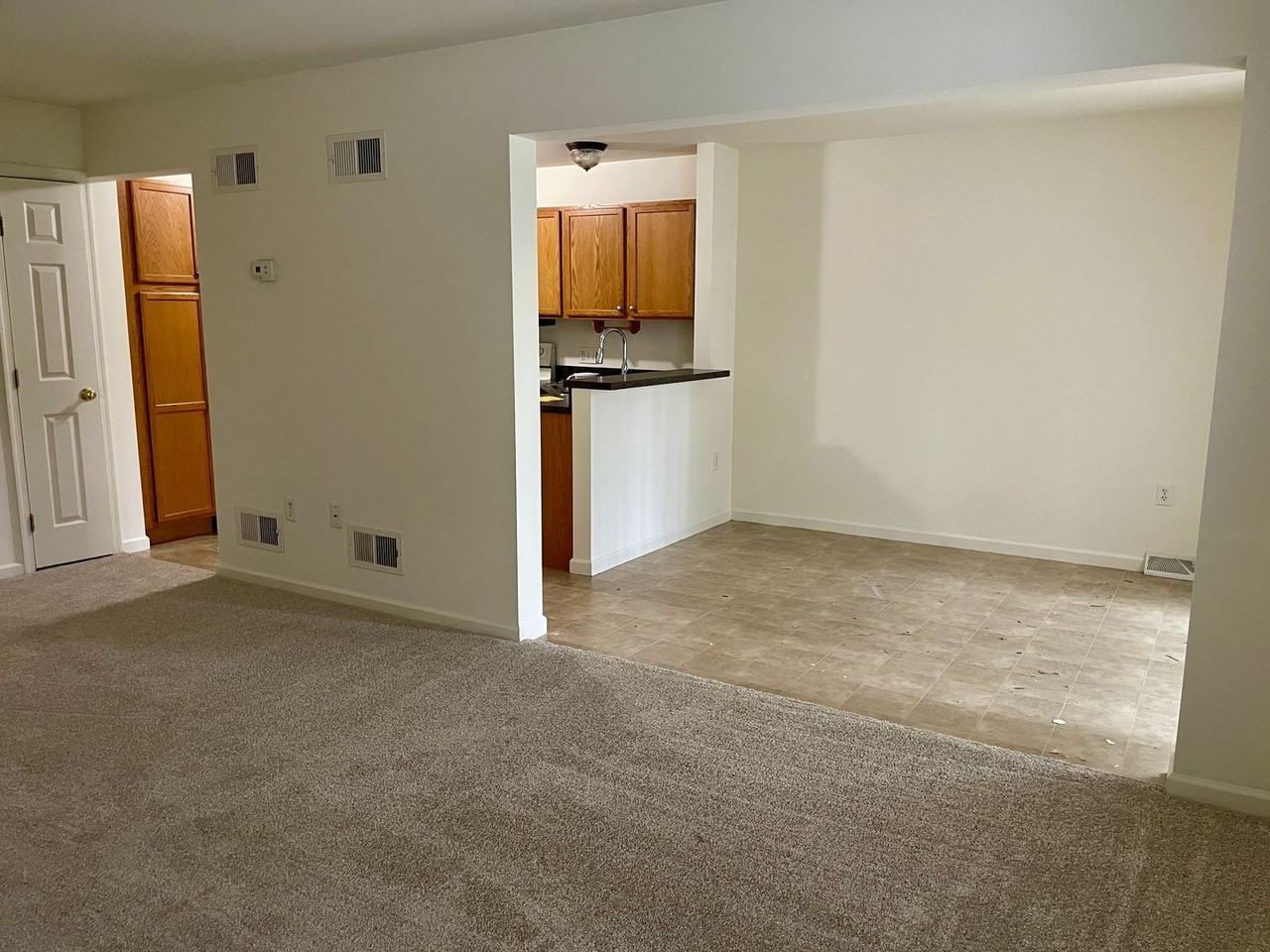 304 Horseshoe Loop - Photo 7 of 19