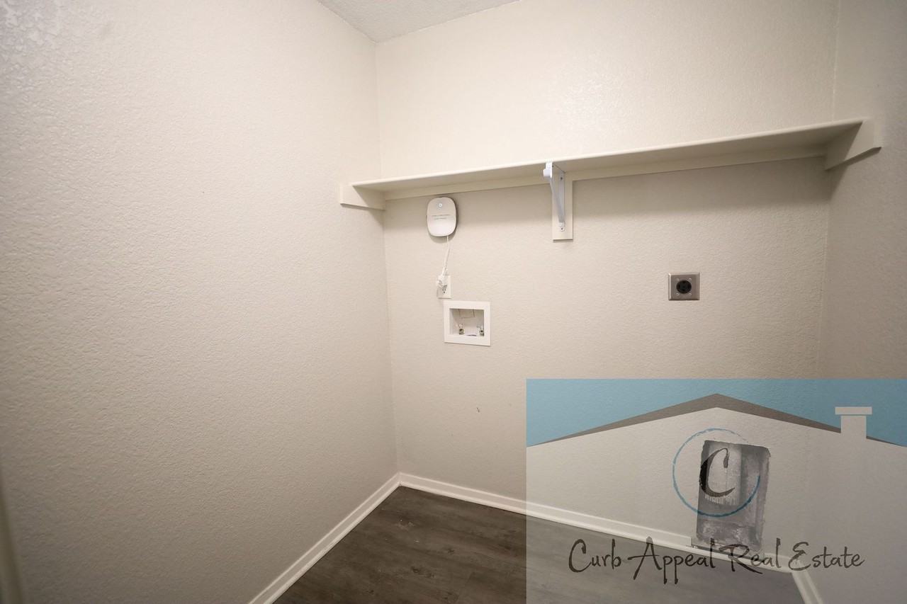3730 Glitterman Dr - Photo 7 of 21