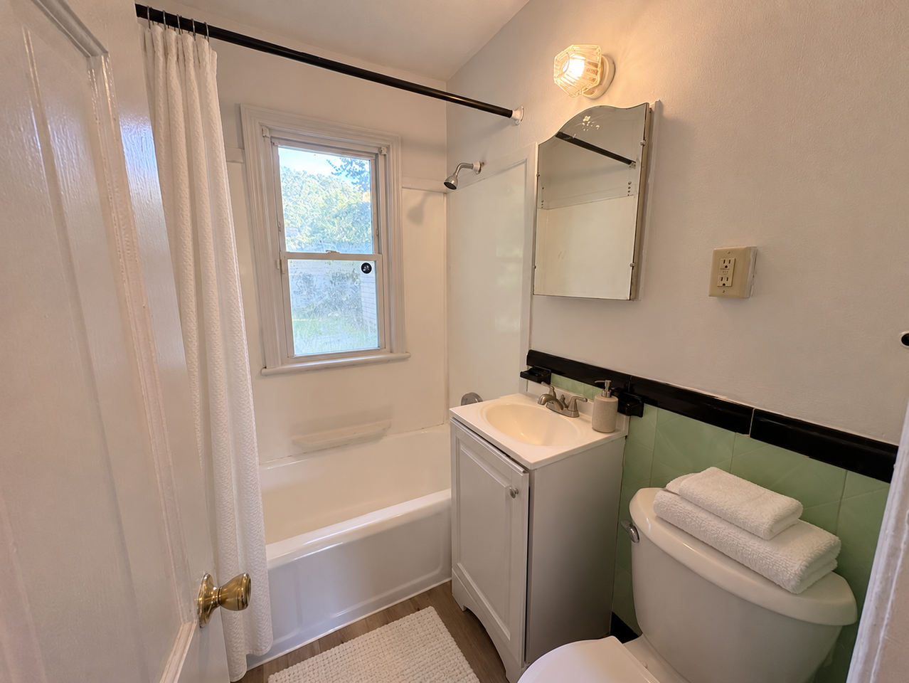 859 Seward Ave - Photo 6 of 11