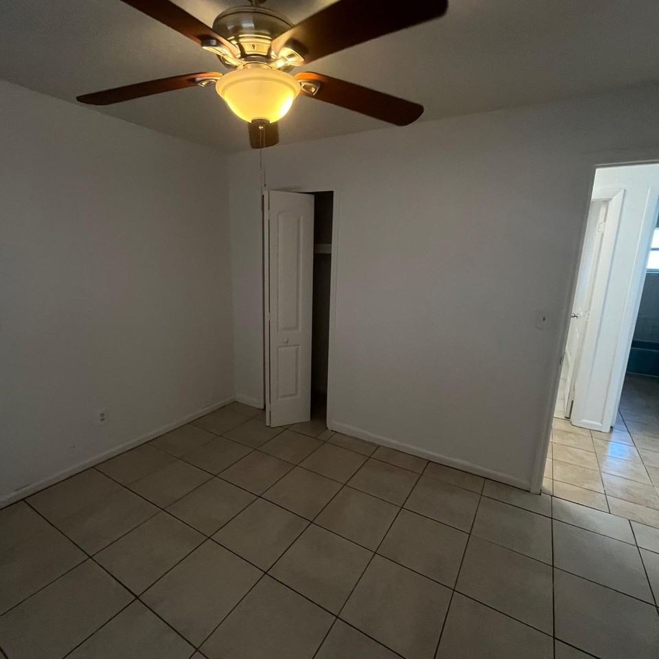 2160 Franklin St - Photo 7 of 11