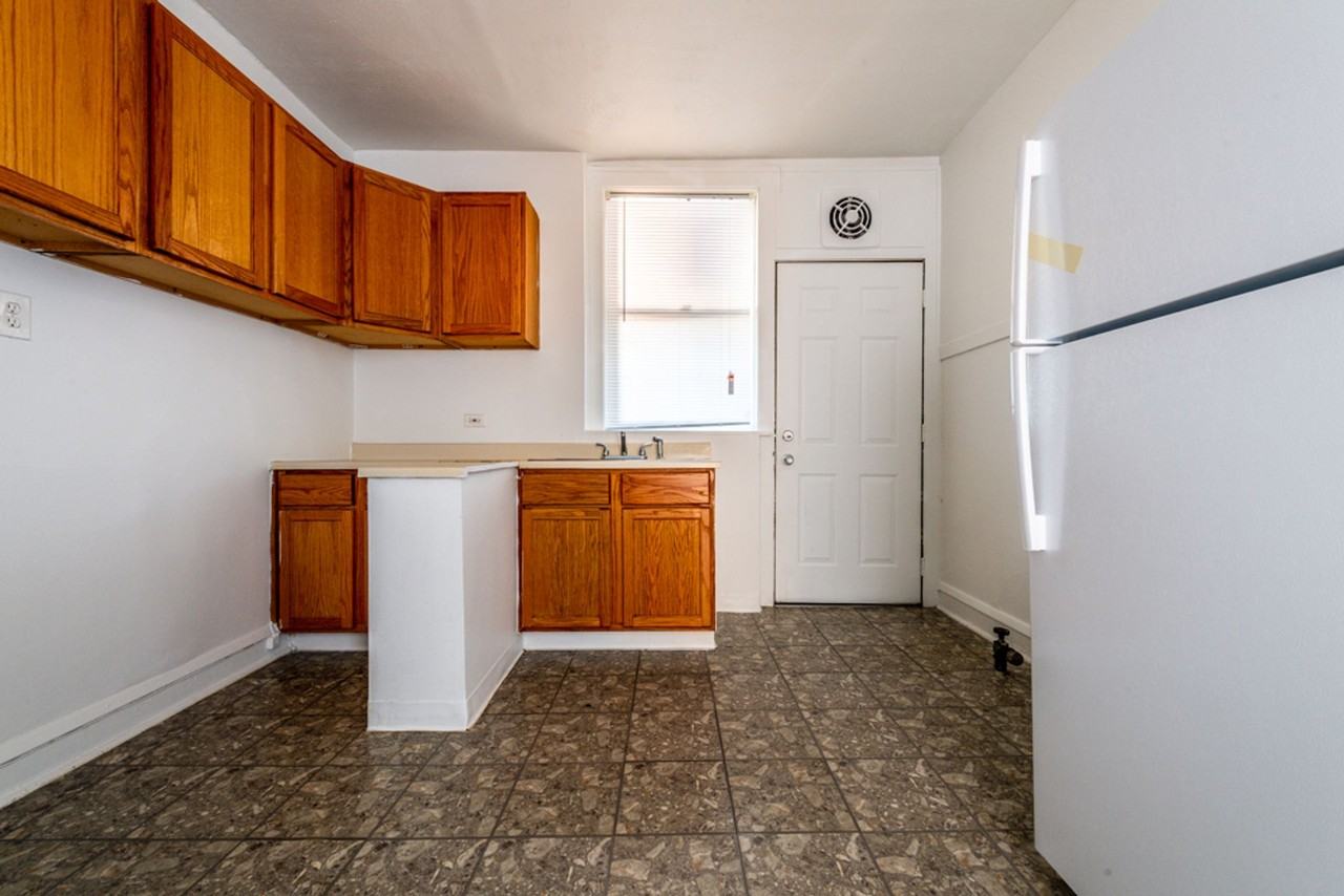 10908 S Vernon - Photo 5 of 20