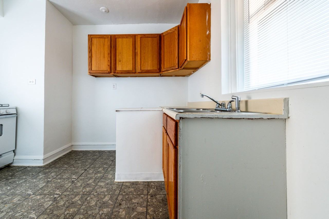 10908 S Vernon - Photo 6 of 20