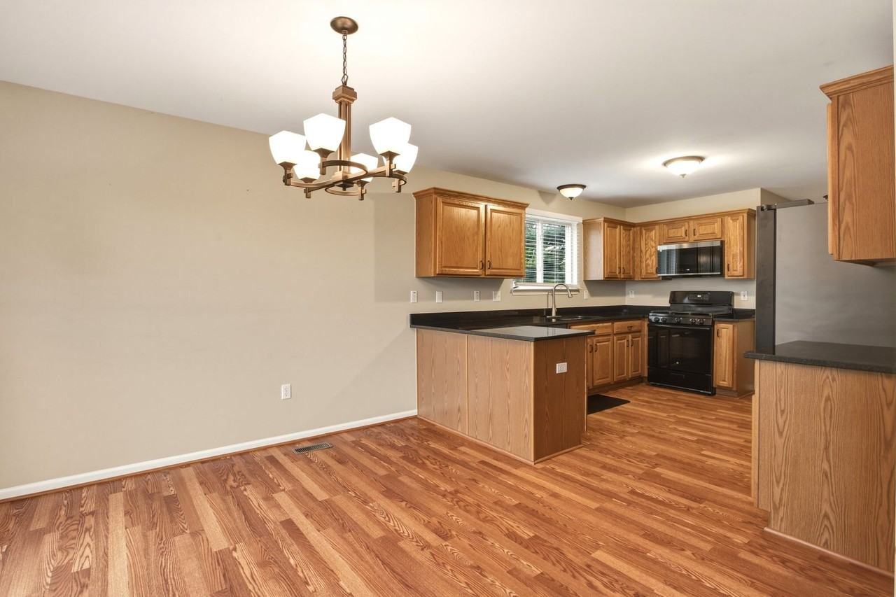 52496 Fox Pointe Dr - Photo 7 of 50