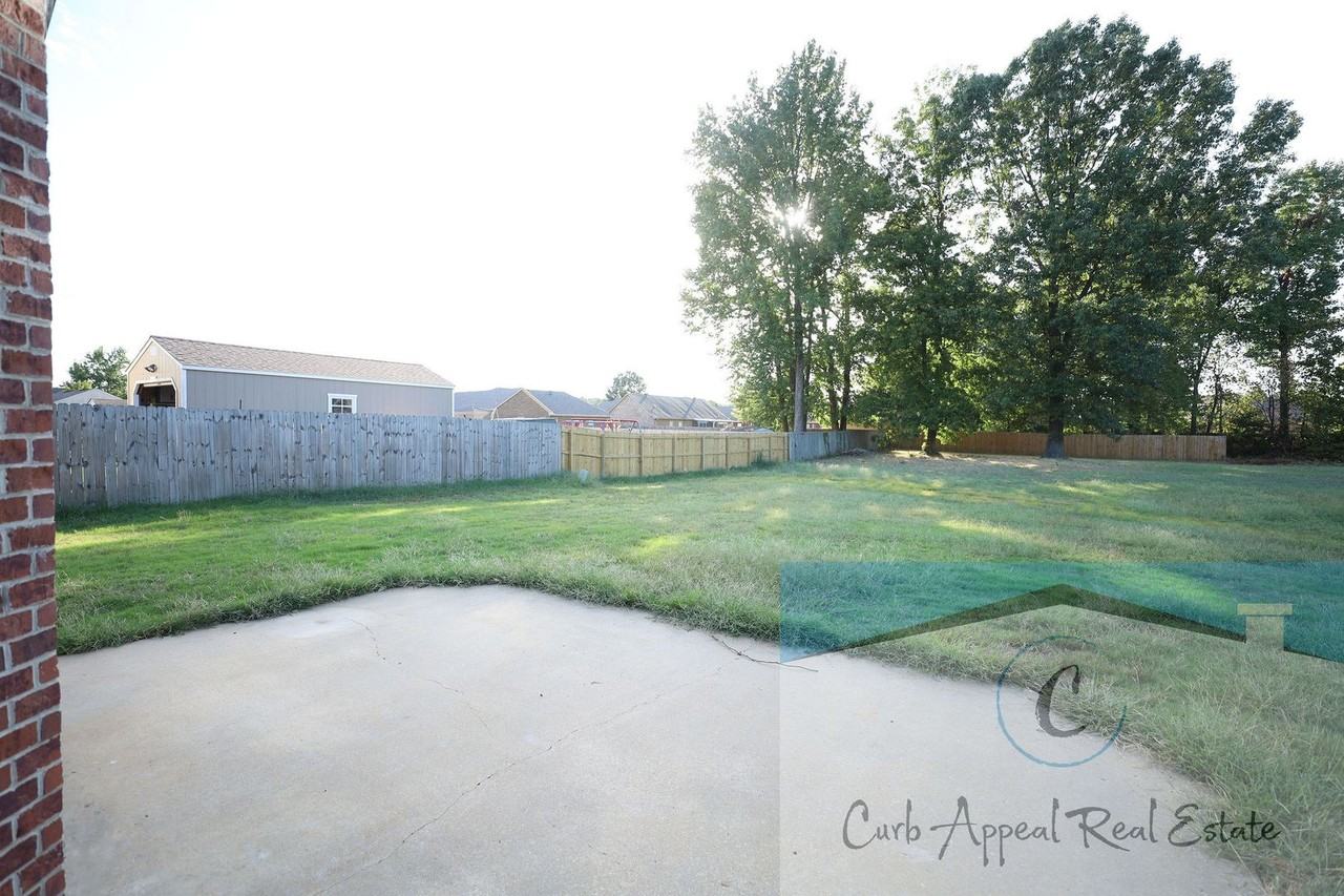 3805 Charleston Dr - Photo 4 of 19