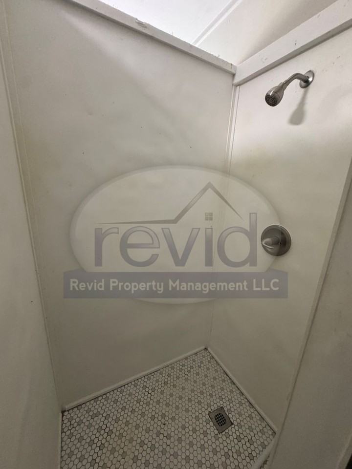 3619 Marion Ave - Photo 2 of 8