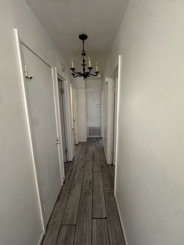 1203 Avenue C - Photo 7 of 17