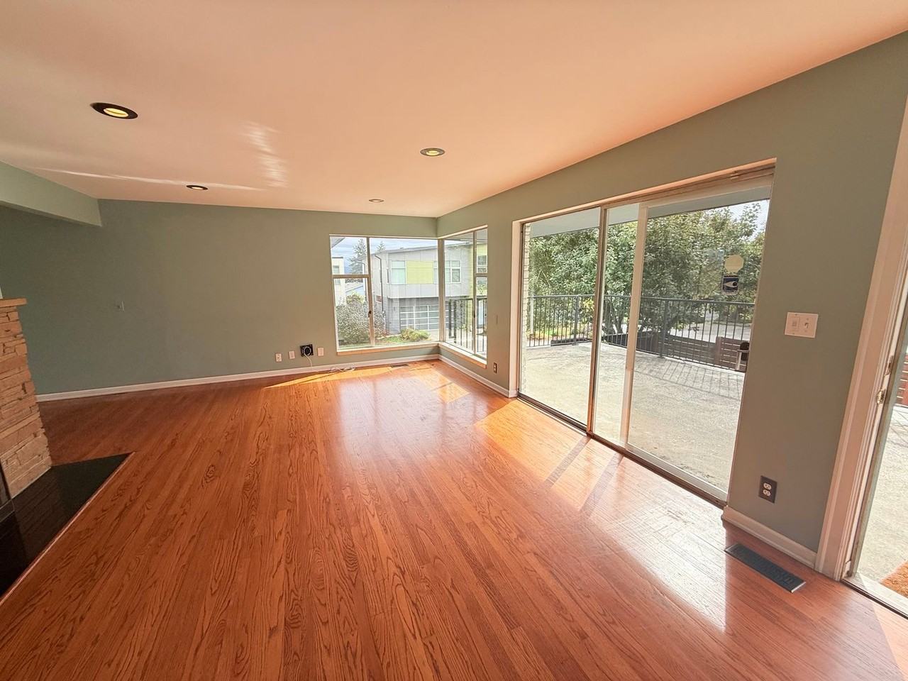 2451 S Spencer St - Photo 3 of 17