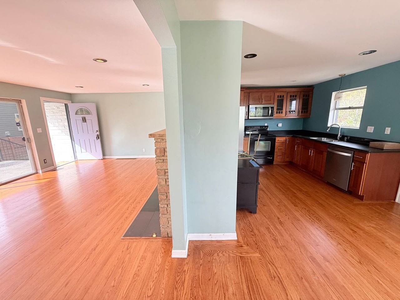 2451 S Spencer St - Photo 6 of 17
