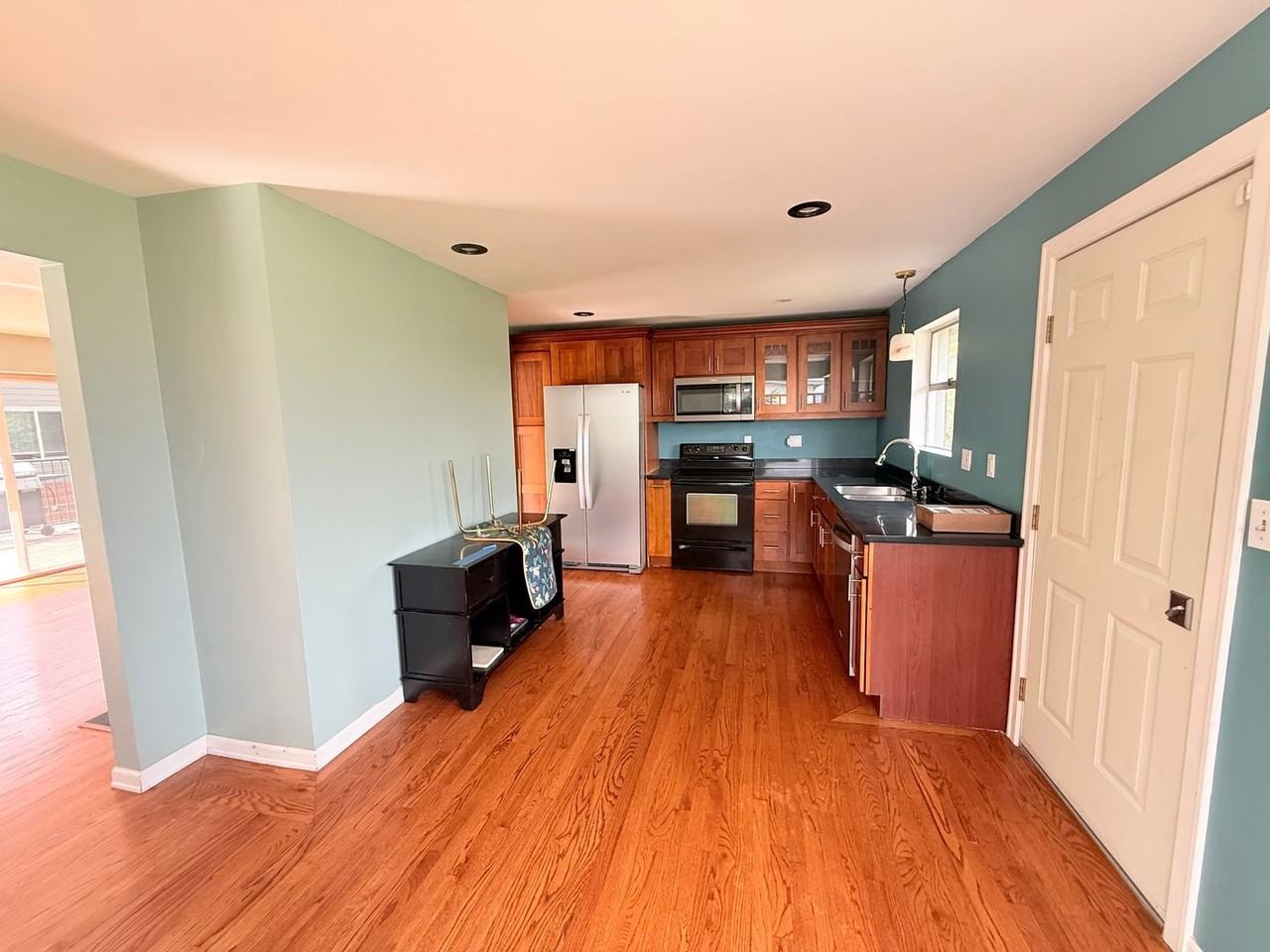 2451 S Spencer St - Photo 7 of 17