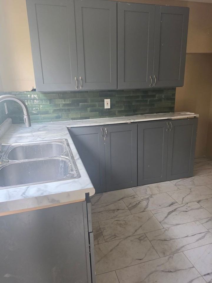 13641 Cloverlawn St - Photo 2 of 16