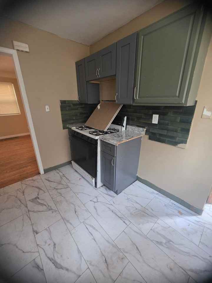 13641 Cloverlawn St - Photo 3 of 16