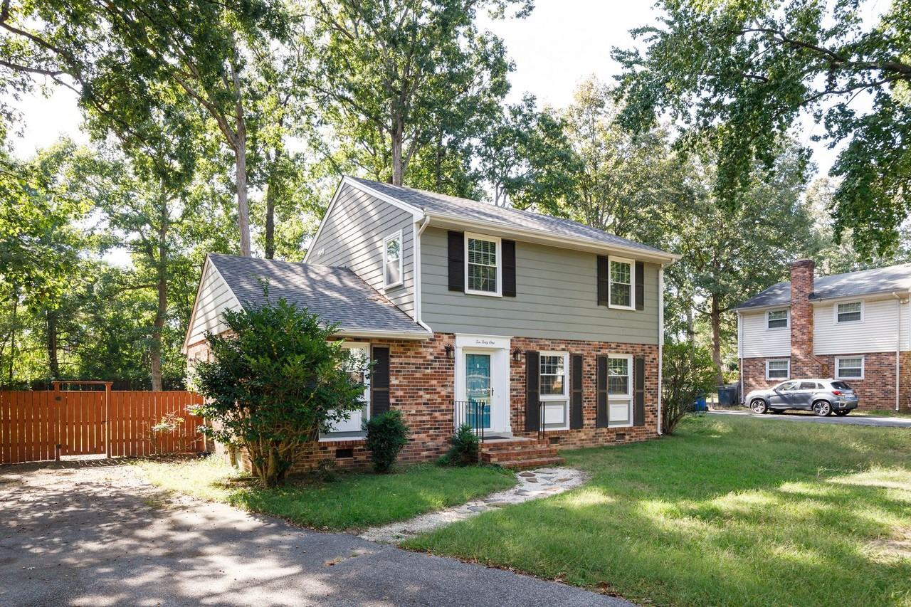 1041 Warminster Dr - Photo 4 of 41