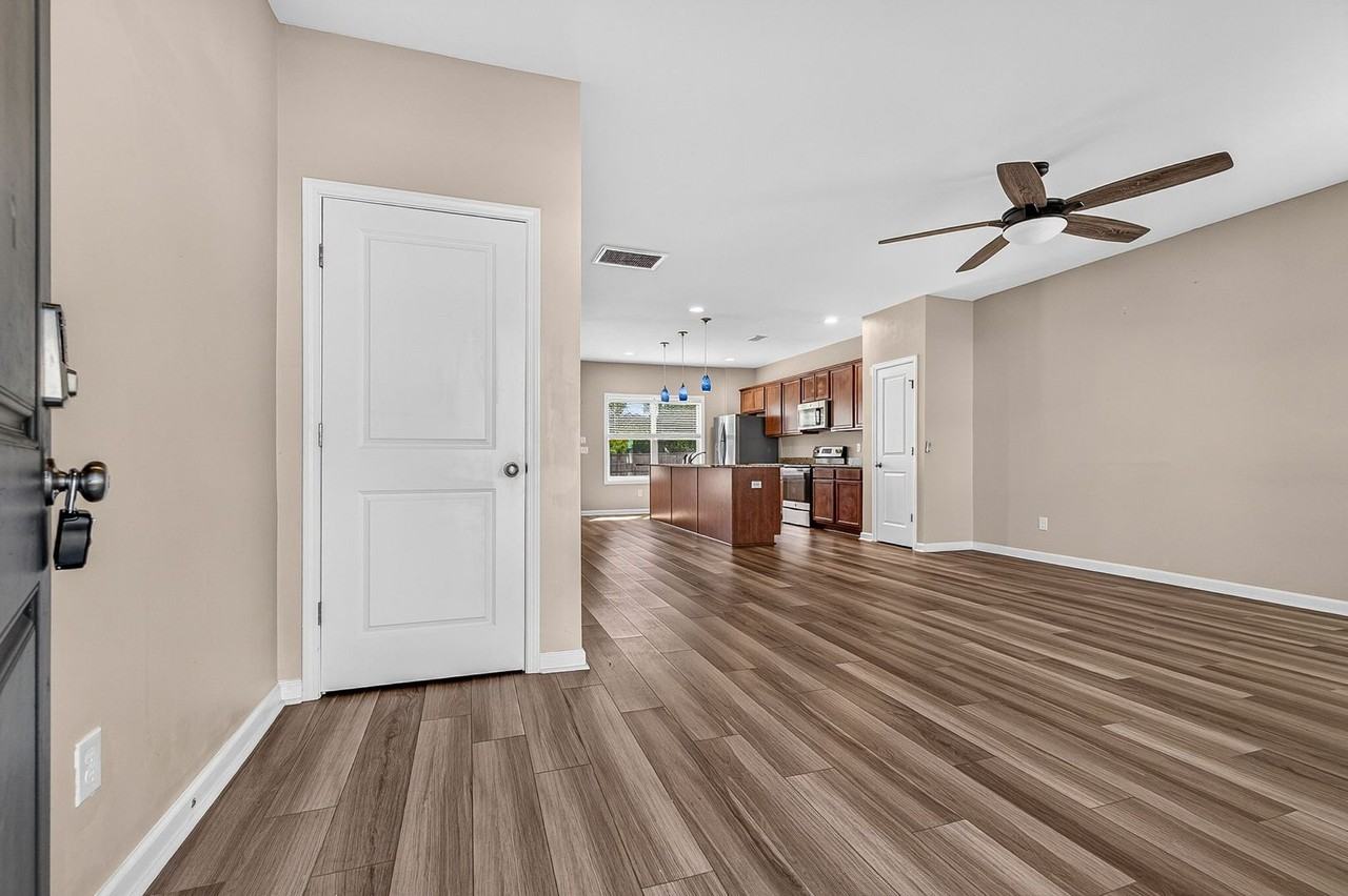 268 Torslanda Ln - Photo 6 of 40