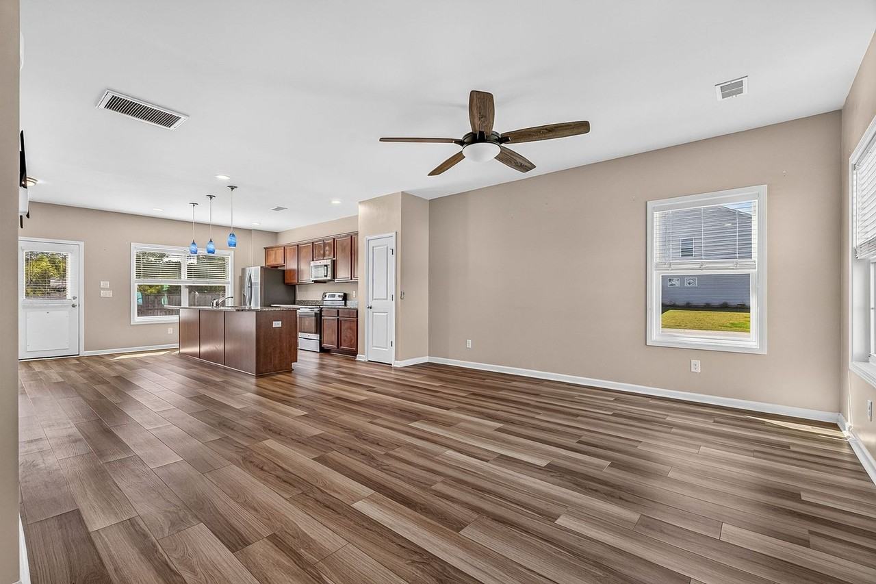 268 Torslanda Ln - Photo 7 of 40