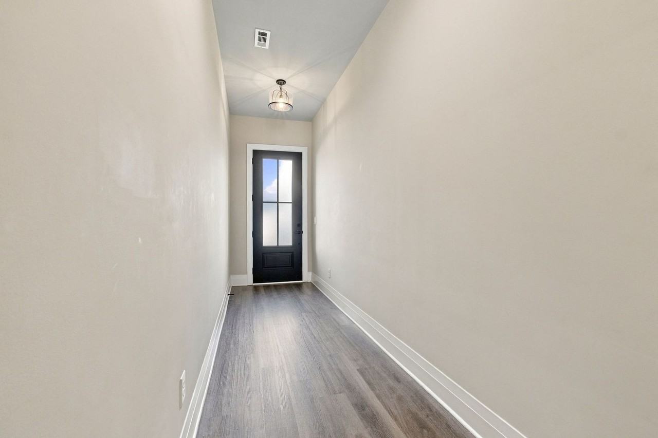 1319 Shannon Ln - Photo 6 of 37