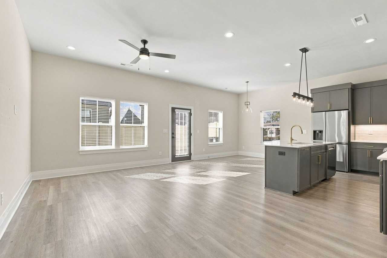 1319 Shannon Ln - Photo 7 of 37