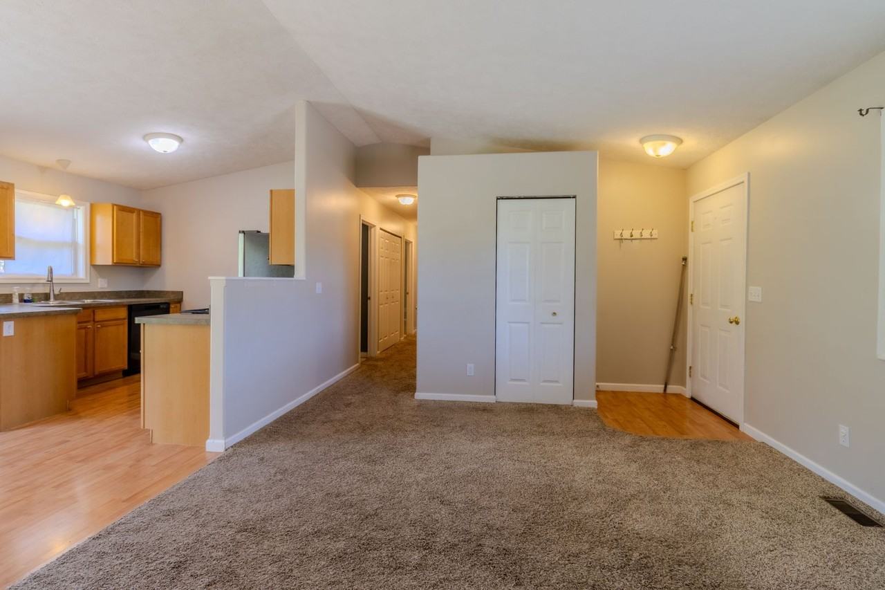 2134 Labrador Ln - Photo 3 of 25