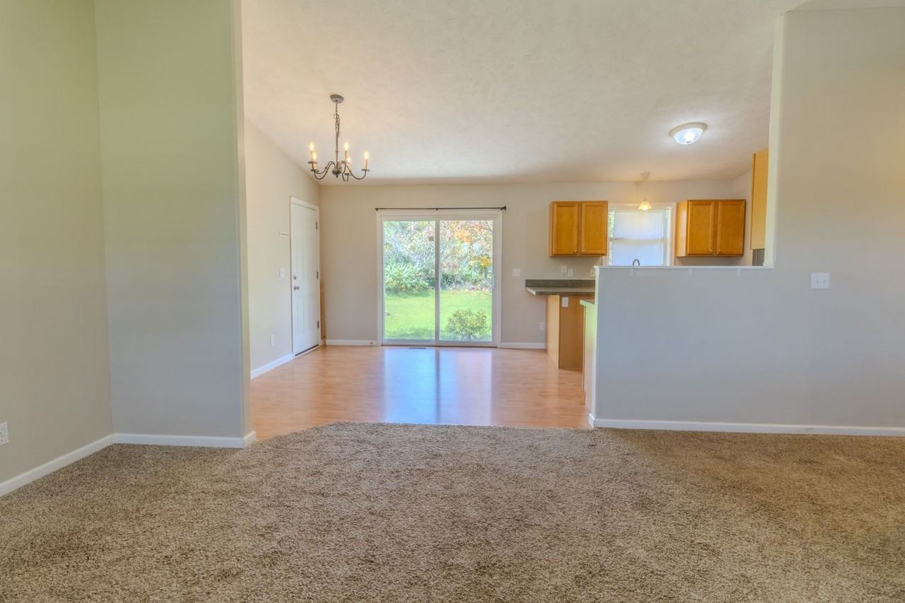2134 Labrador Ln - Photo 5 of 25