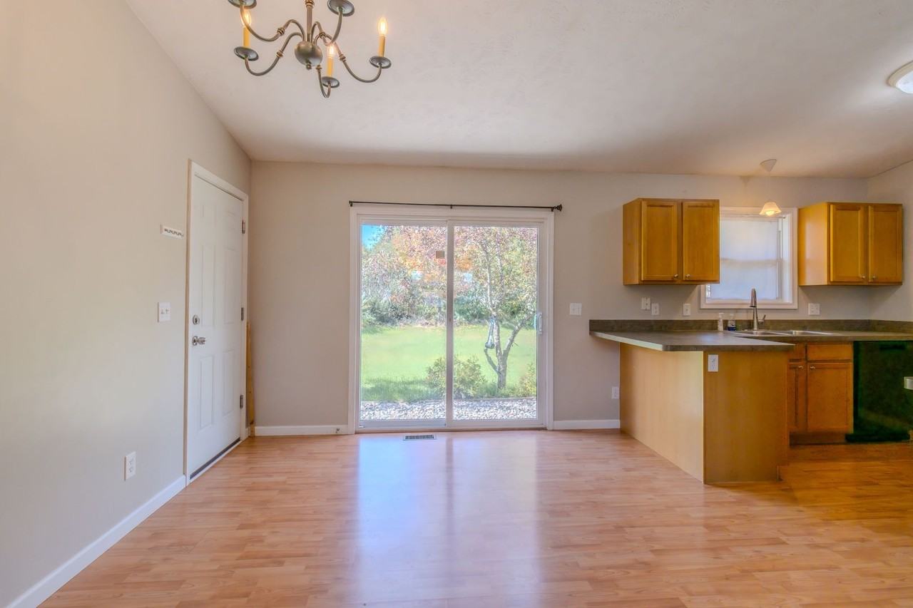 2134 Labrador Ln - Photo 7 of 25
