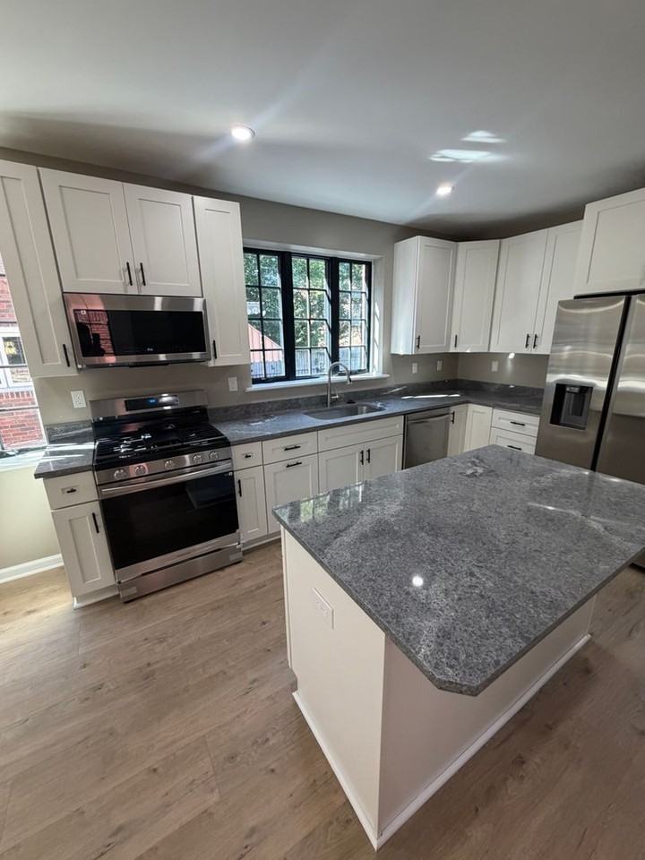 246 S Evaline St - Photo 2 of 20