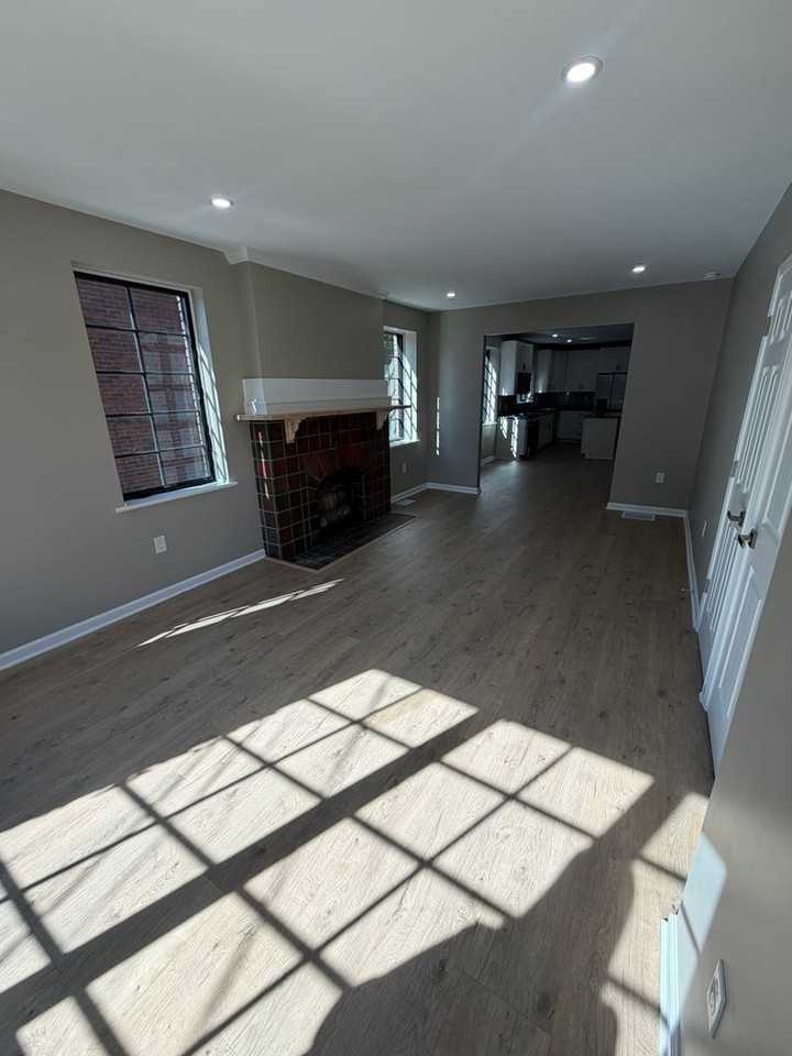 246 S Evaline St - Photo 3 of 20